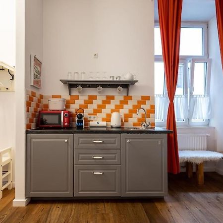 Compact Studio Near Center By Hm Wien Exterior foto