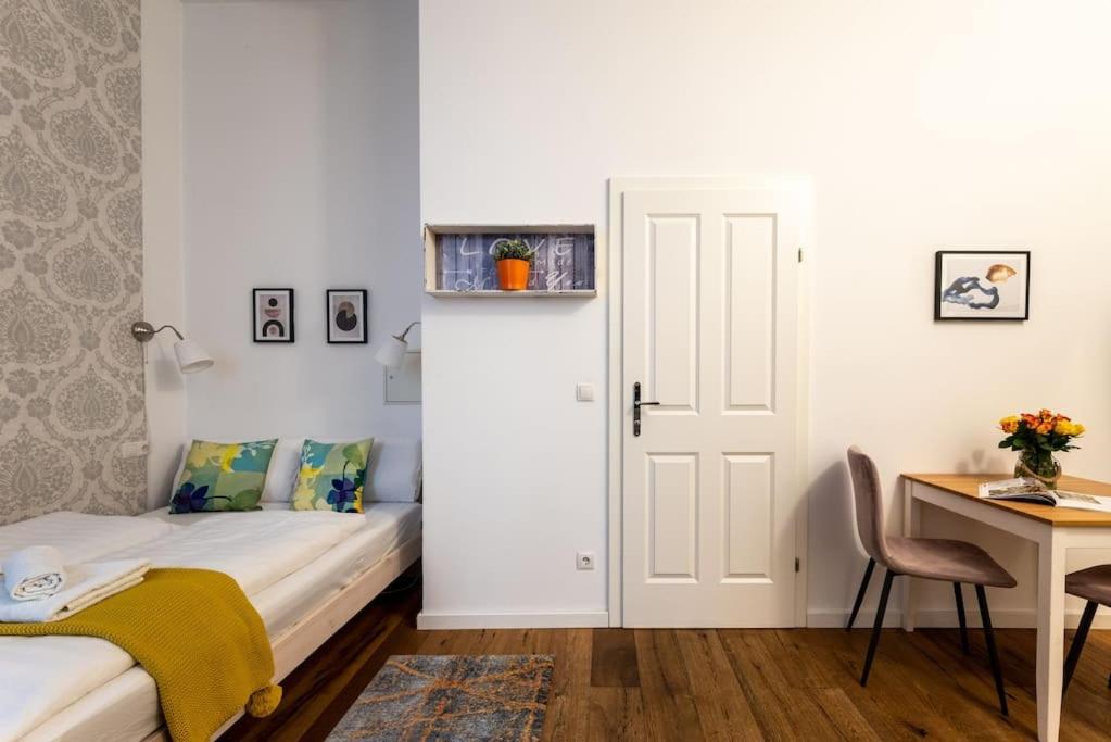 Compact Studio Near Center By Hm Wien Exterior foto