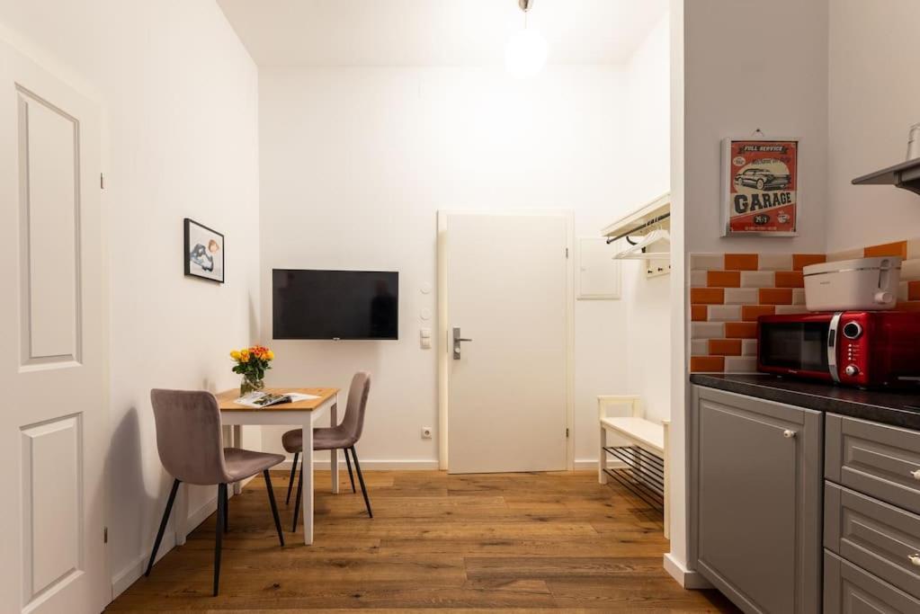 Compact Studio Near Center By Hm Wien Exterior foto